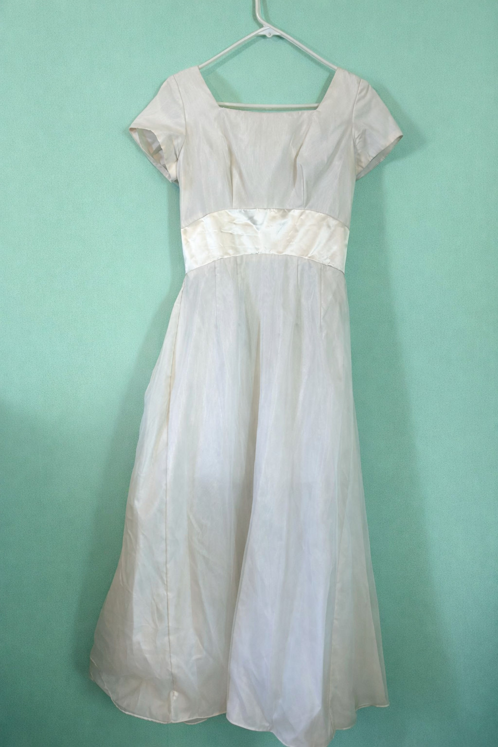 Vintage 50’s 60’s Wedding Gown SMALL Ivory Satin Rosette Bow cap sleeve Chiffon