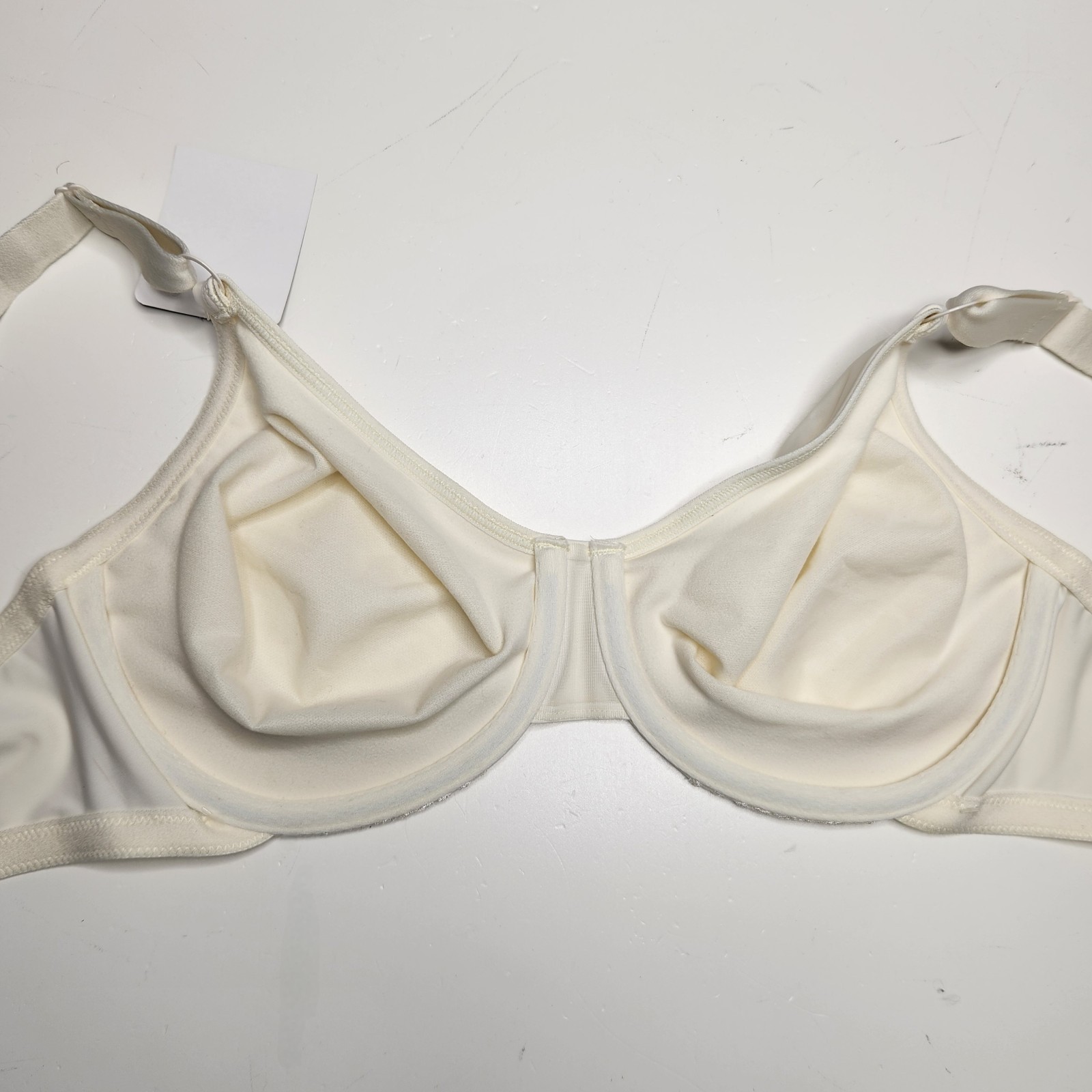OLGA NWT 40C Ivory Gentle Lift Lace Trim Underwire Bra 5001 NEW