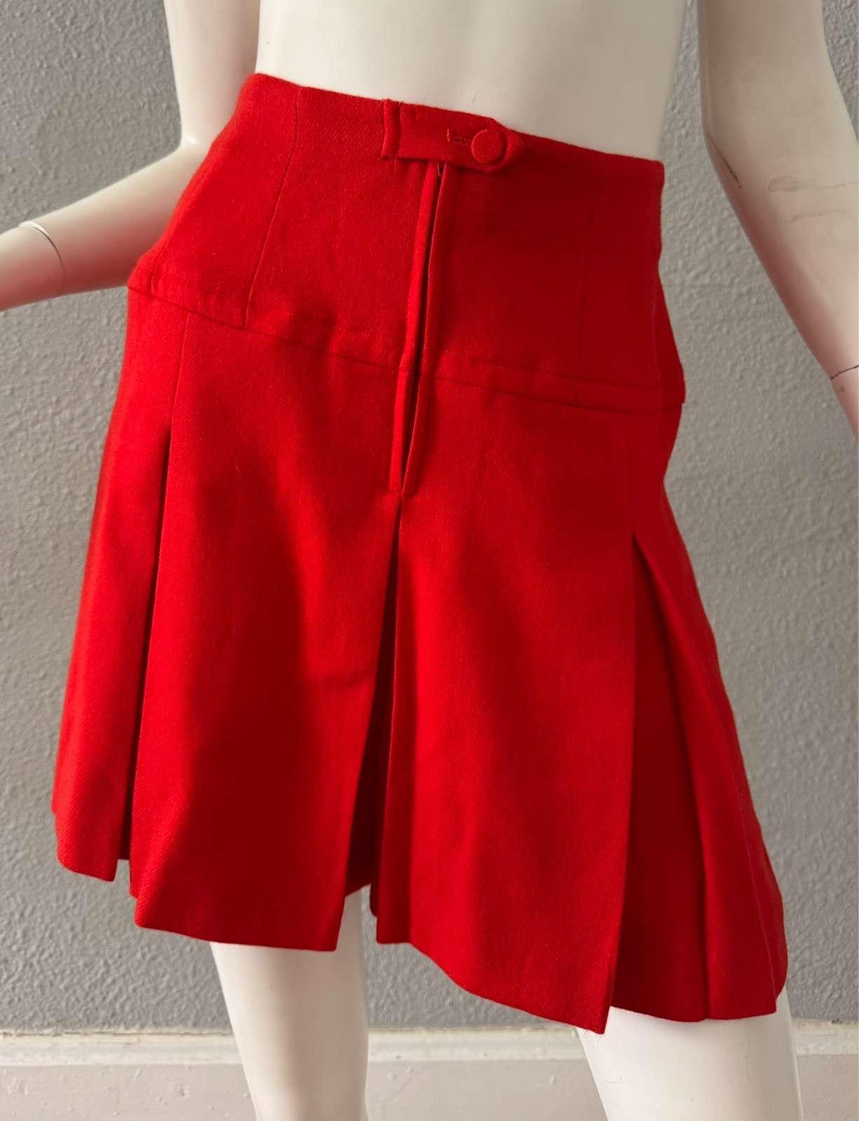 Vintage 60s 70s Red Wool MOD Pleated Mini Culottes Shorts M