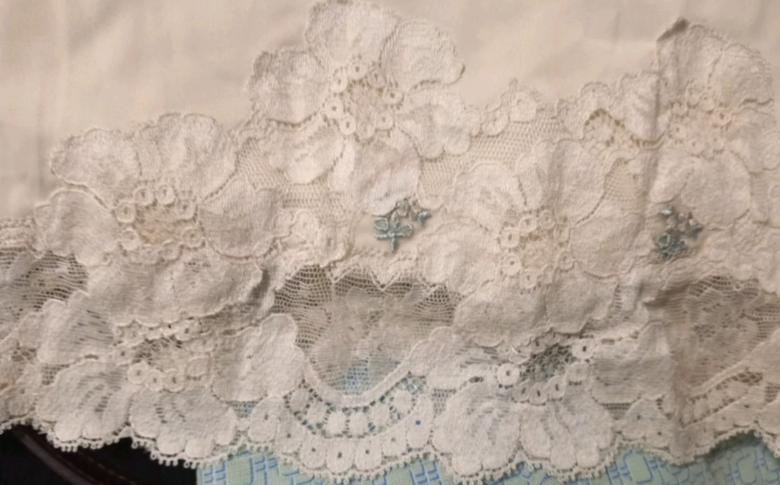 Vintage Shadowline Full Slip Dress Women Sz 32 Short Ivory Lace Trim Rosebuds