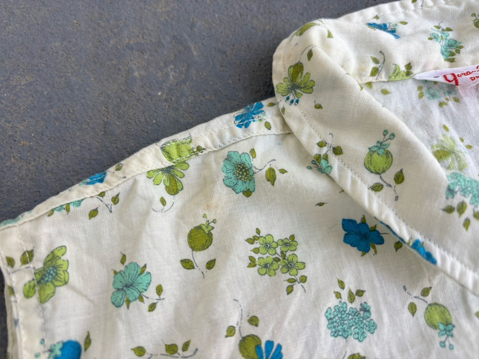 VTG 1950s Gordon Peters Sleeveless Floral Button -up.housewife Style.small