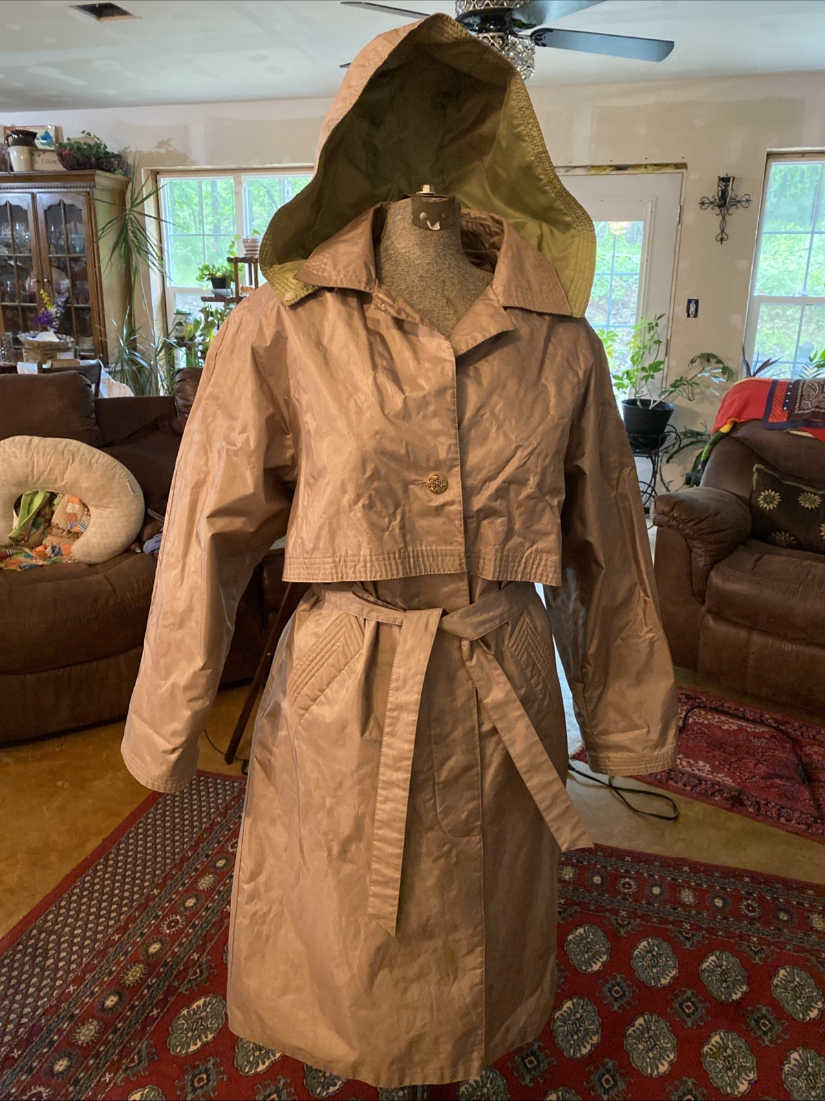 Ladies, Hooded Raincoat SZ12P, Made In Korea Vtg See Photos