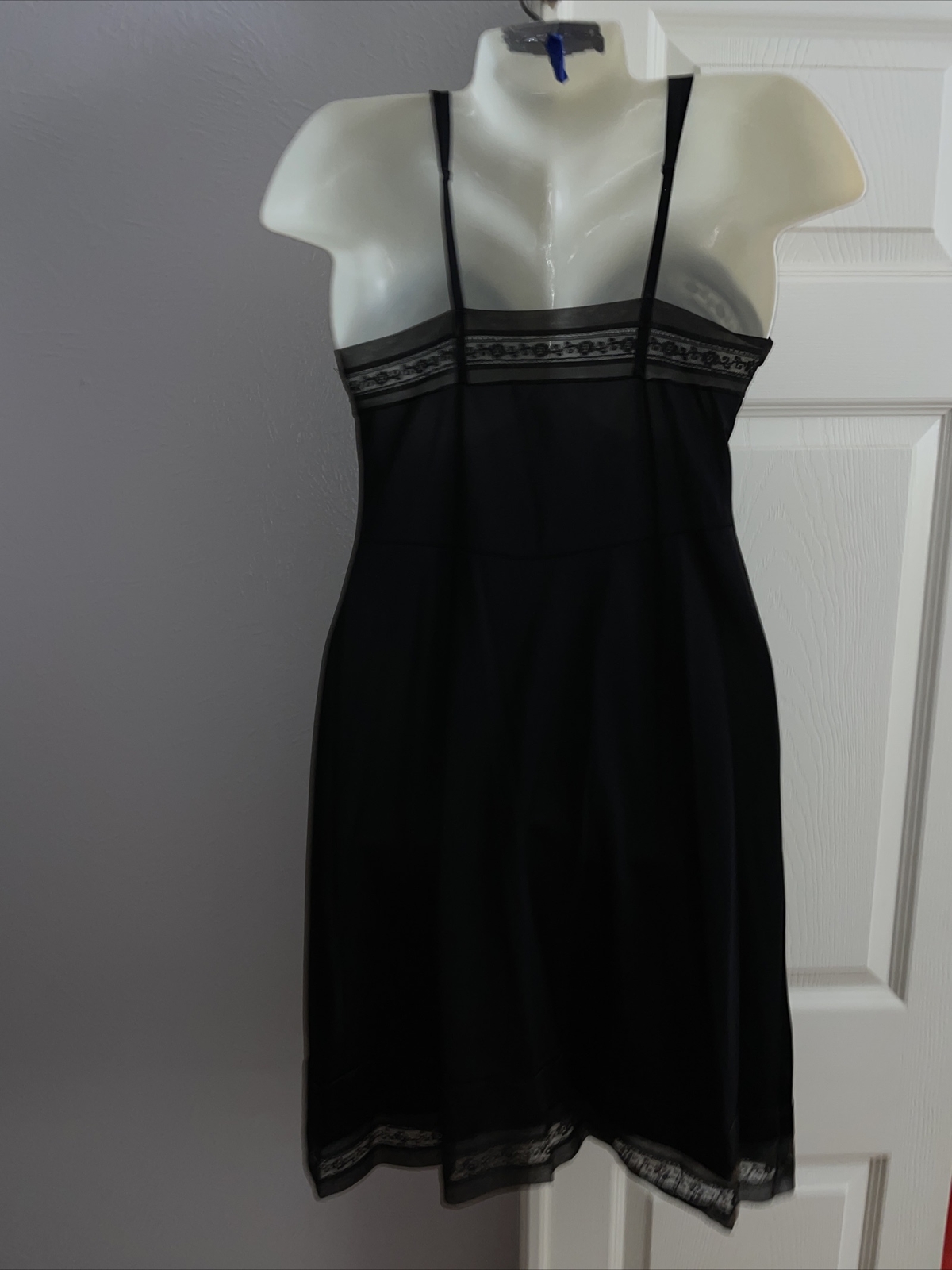 Black LACE Vintage LORRAINE Full Dress SLIP Silky NYLON Mesh Lace SZ 34 Hemmed