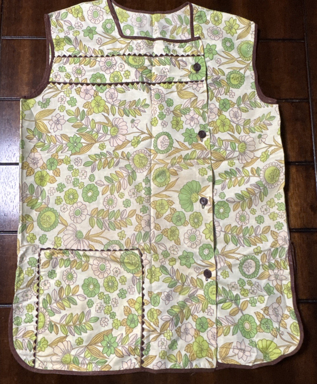 Vintage 70s Floral Cobbler Smock Apron Sleeveless Side Snap Green Yellow Retro