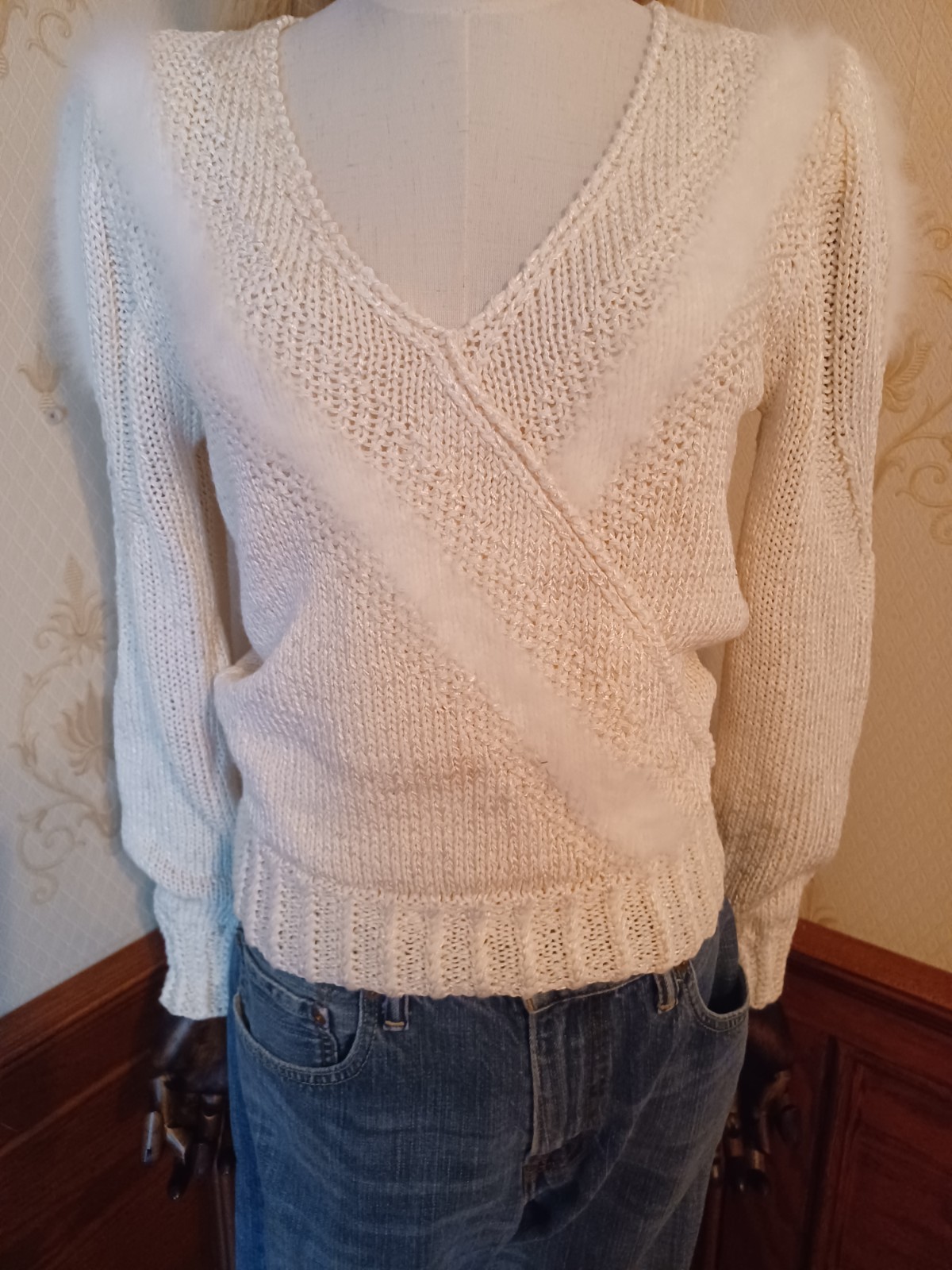 Vintage 1980s Hand-knit Ivory Angora Soft-Girl Sweater by Nannell