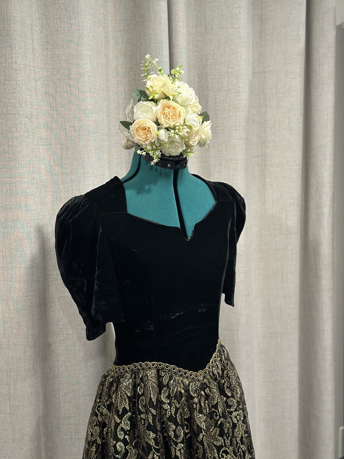 Vintage Scott McClintock Velvet and Gold Brocade Dress – Size 10