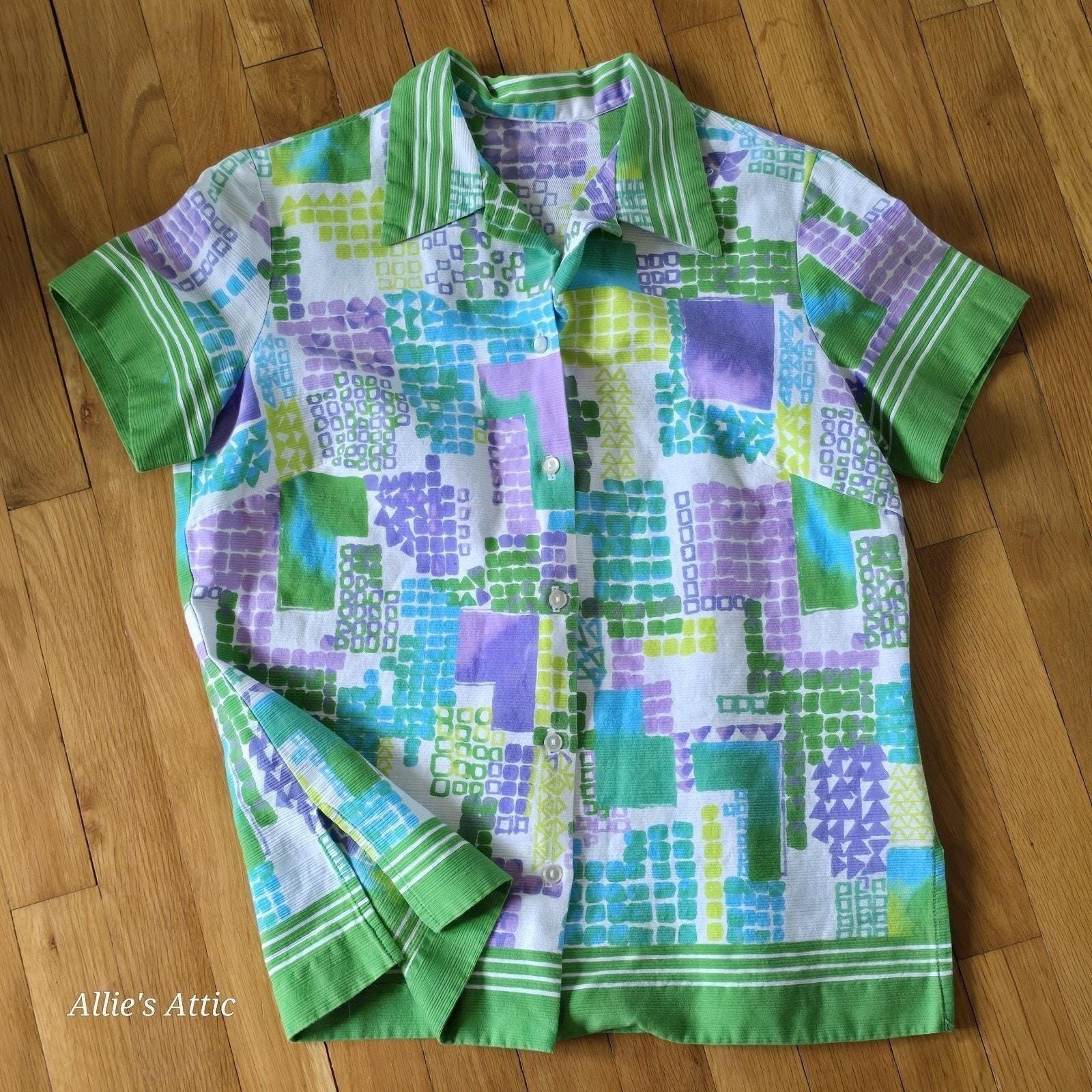 70s Vtg Button Short Sleeve Polyester Geometric Green Purple Dagger Collar Shirt
