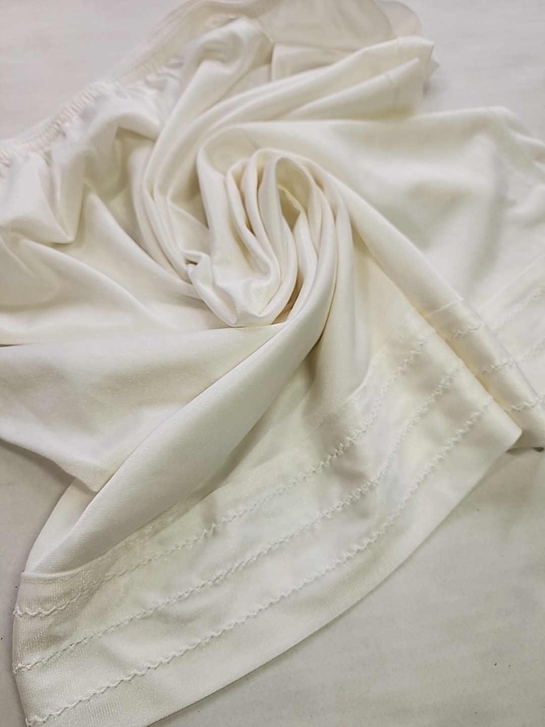 Mel-Lin Womens XL Nylon White HALF SLIP Skirt Lingerie 25″ Long Embroidered Vtg