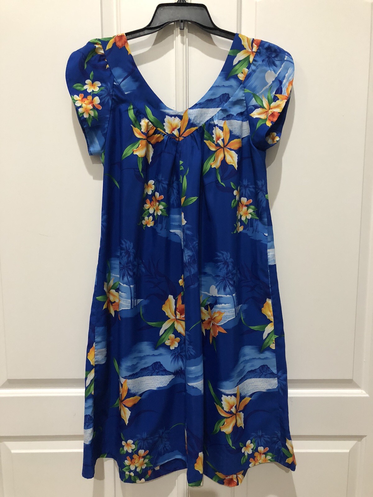 Sweethearts Hawaii Women’s Size 12 Blue V-Neck Tropical Patterns Muumuu Dress