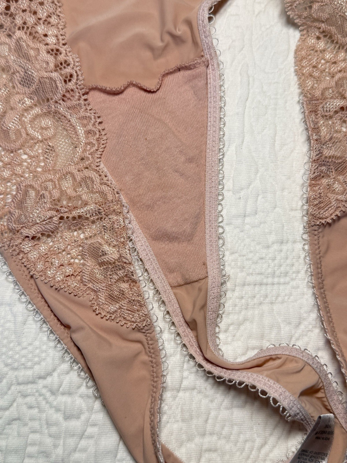 VINTAGE Victorias Secret DREAM ANGELS Thong Panties sz SMALL (2009)