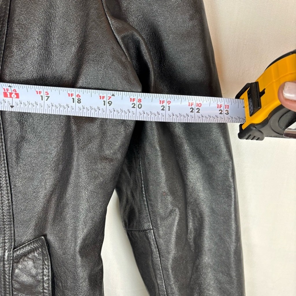 Vintage Maxima Black Leather Jacket Classic Style Hip 2 Pockets Length size L