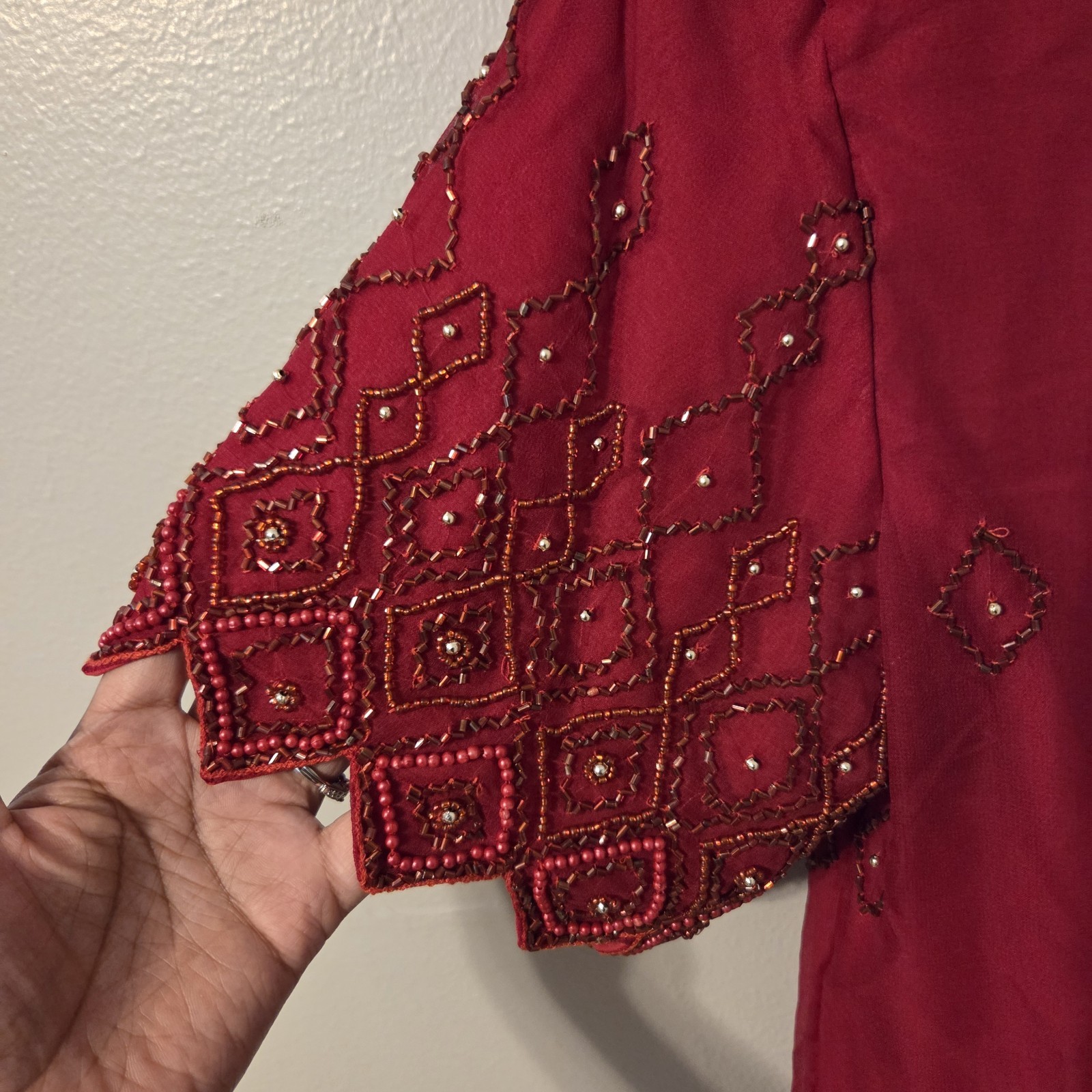 100% Silk Red Womens Beaded Sequin Top Blouse Sz M Luxury Special Occasion