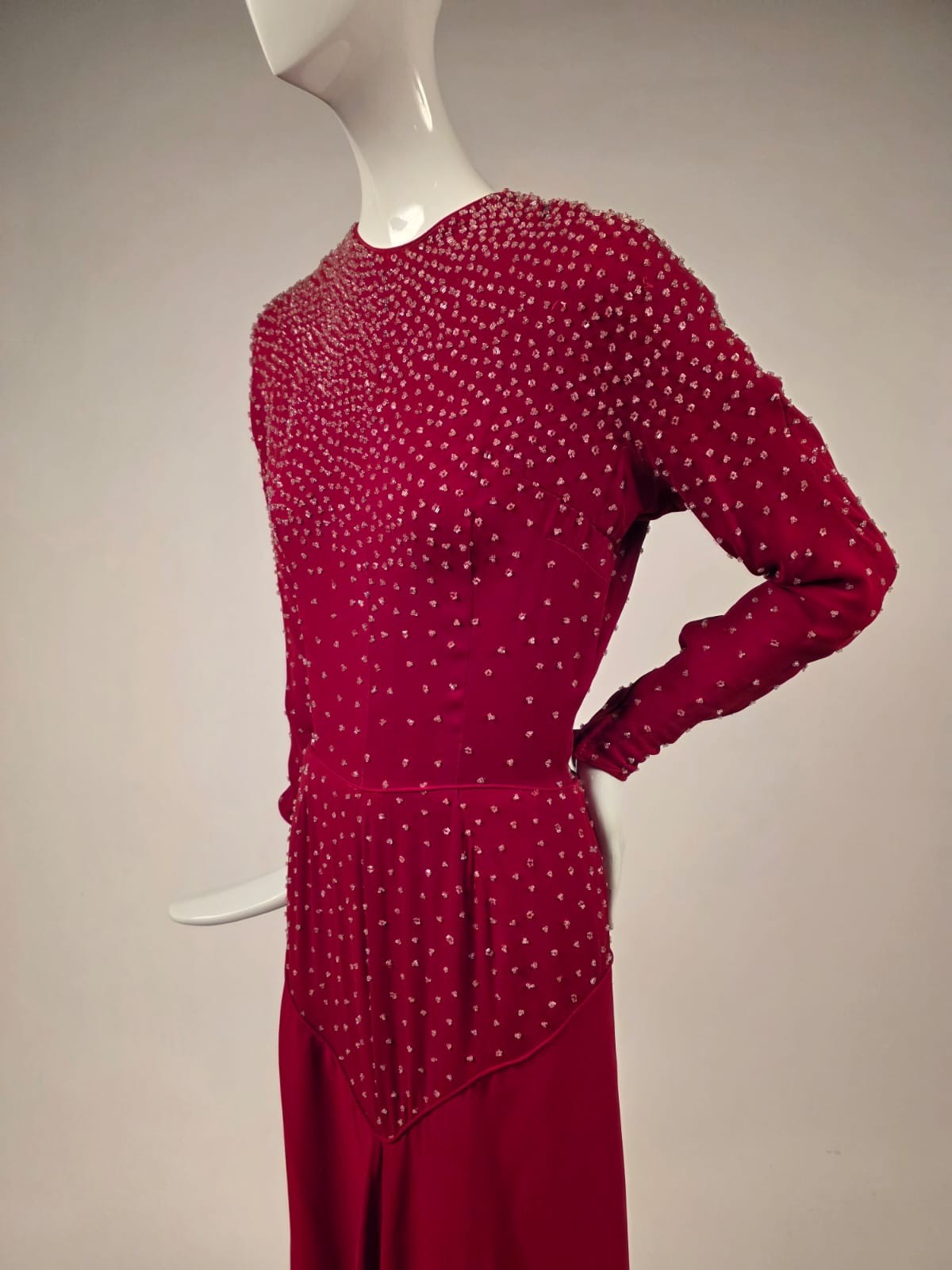 LUX LIPSTICK RED VINTAGE 1940’S LONG JERSEY DRESS W GLASS BEAD SPRINKLED TOP