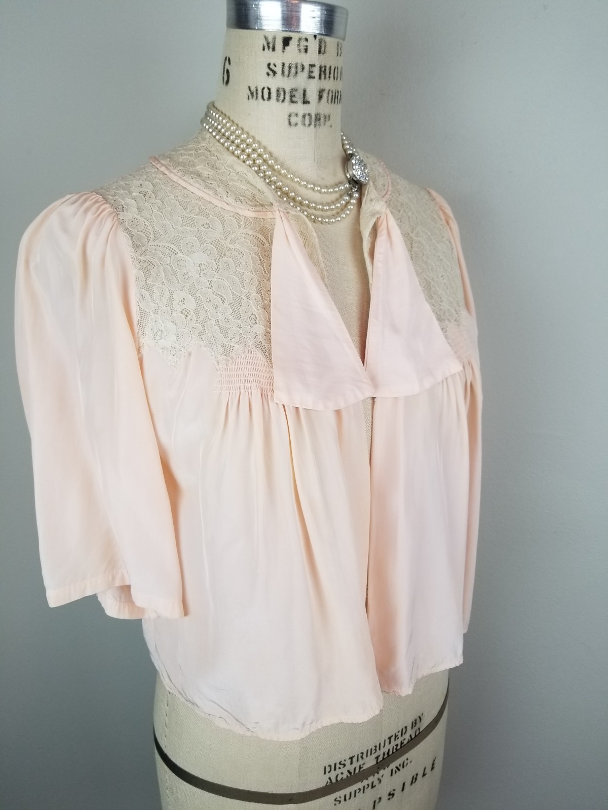 Vintage 1940’s Luxe Peach Satin & Intricate Cream Lace Boudoir Bed Jacket