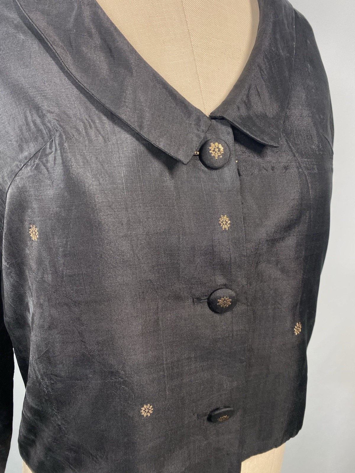 Vintage Jacket Thai Silk SIZE MEDIUM black gold short classic 60s 50s Asian
