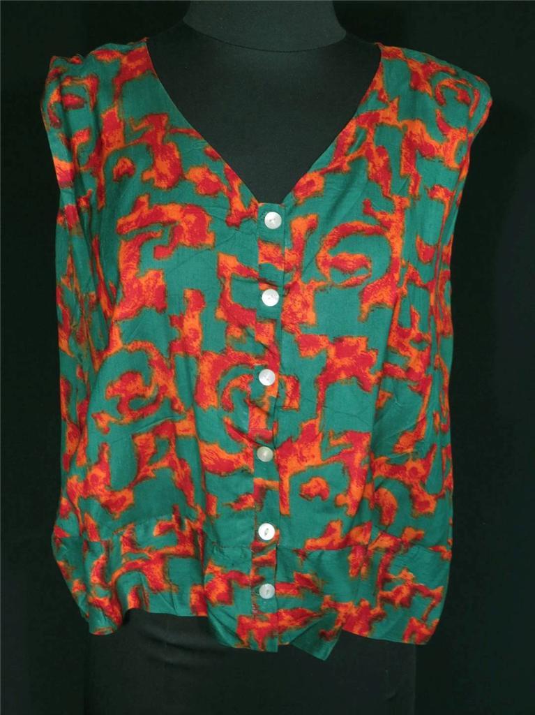 PLUS SIZE VINTAGE 1950’S-1960’S FRENCH GREEN PRINT RAYON BLOUSE SIZE 44-46