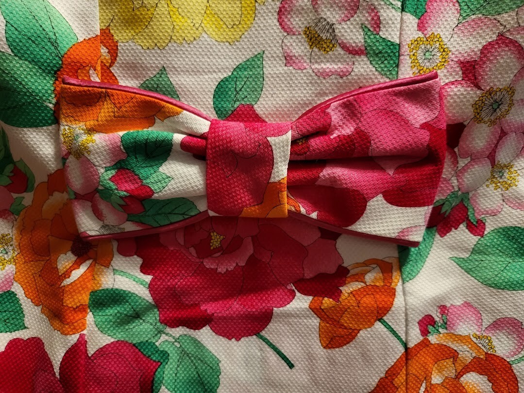 VINTAGE Leonard Paris Floral Print White Short Sleeve Cuffed Top VTG 70s 80s 90s
