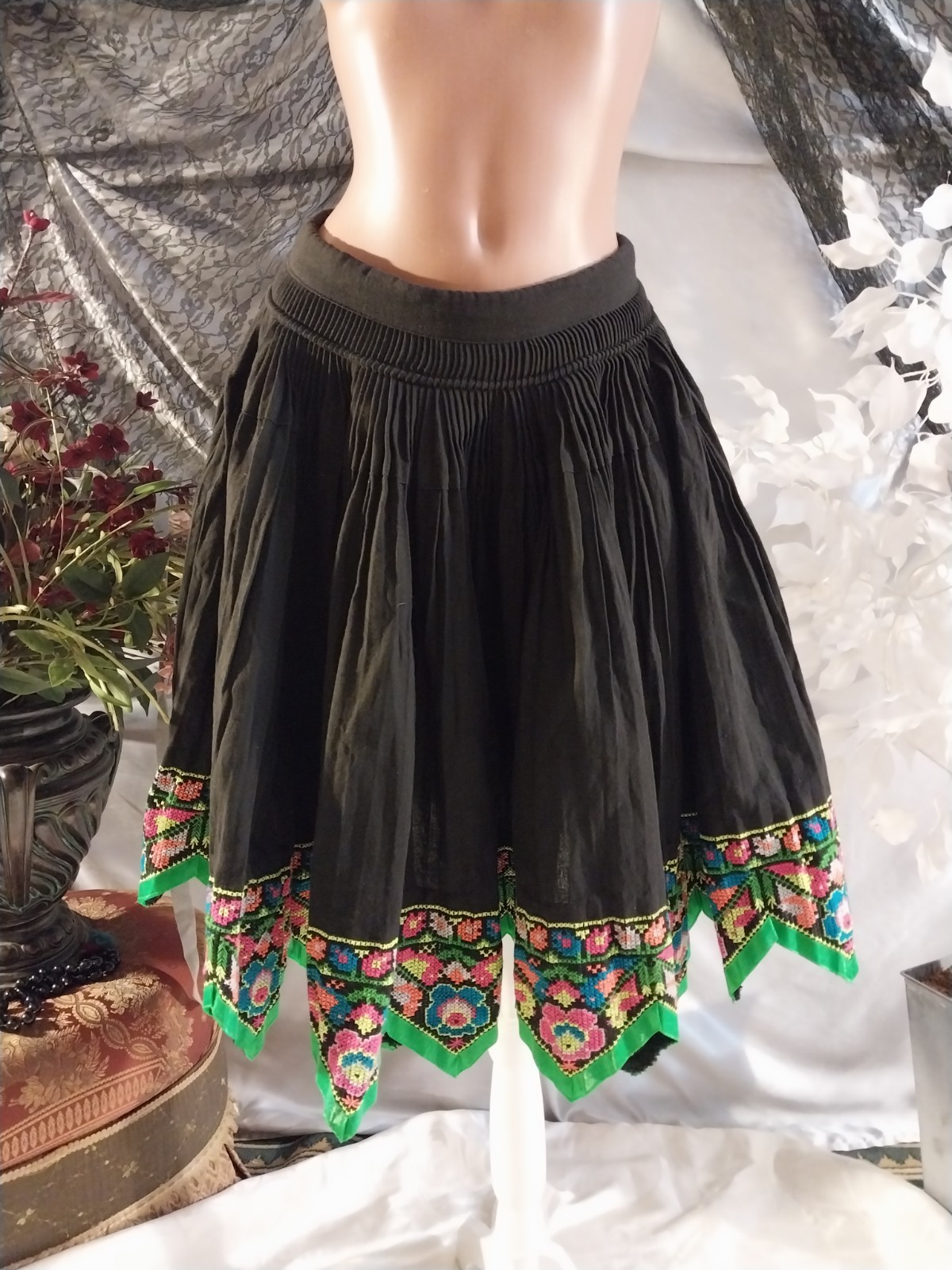 vtg Bolivia Ketchikan PERUVIAN ANDEAN WOMEN CLOTHES SKIRT POLLERA Cross stitch L