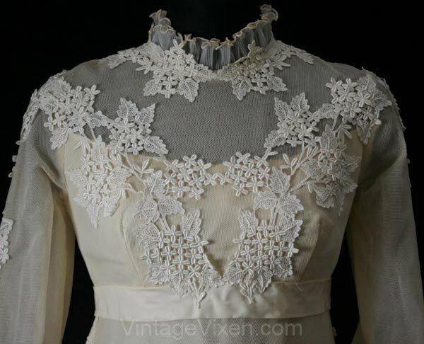 Size 4 Wedding Dress – Gibson Girl Style Ecru Net Bridal Gown Convertible Train