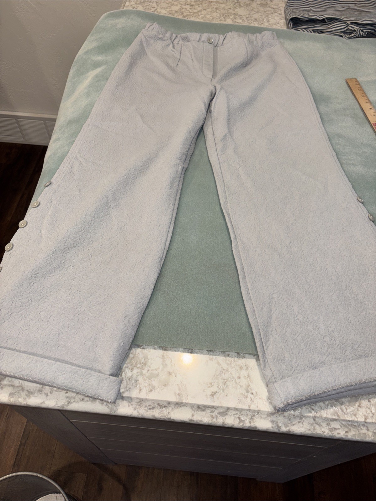 Vintage women’s pants. 1970s Gray with pattern. 29 inch waist. See pictures.