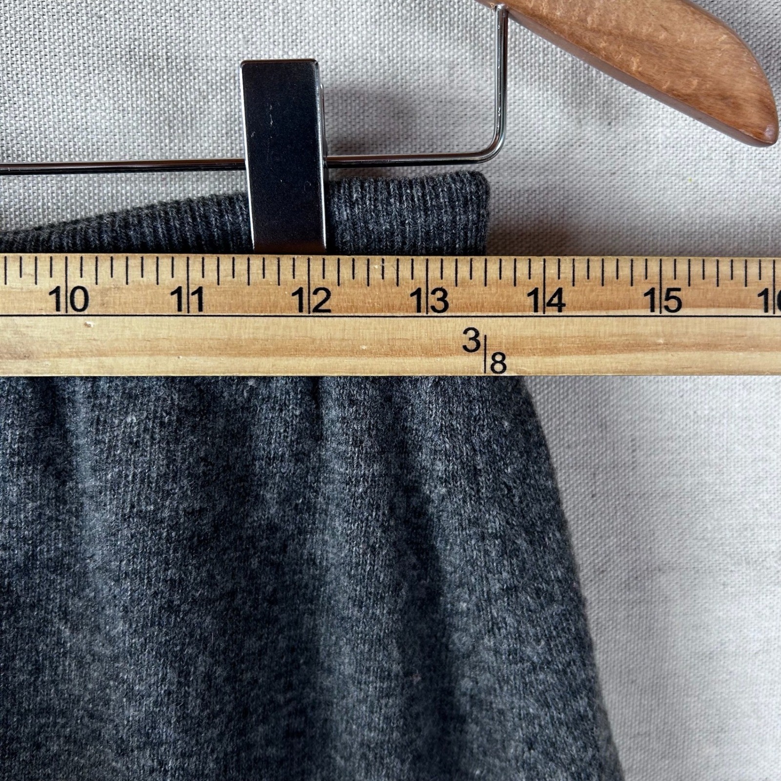 Pringle of Scotland Vintage Wool Grey Knit A-Line Skirt Lined Made in Scotland S