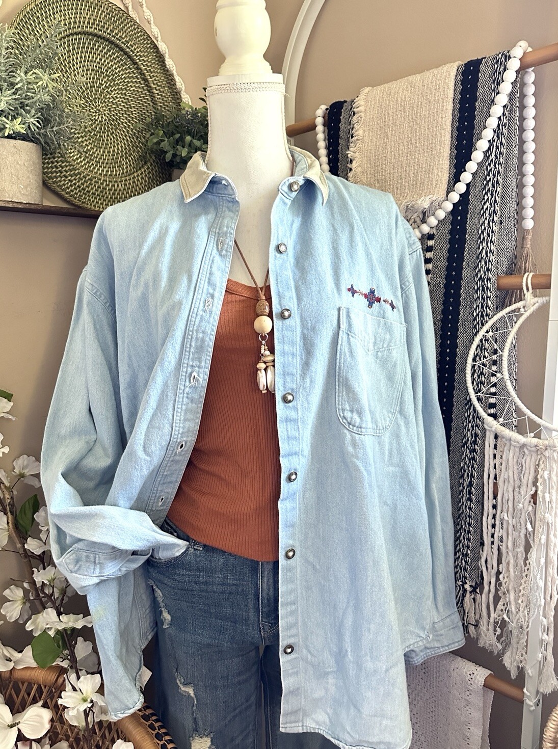Vintage Woolrich Western Double Sided Tribal Embroidered Bleach Denim Top Sz XL