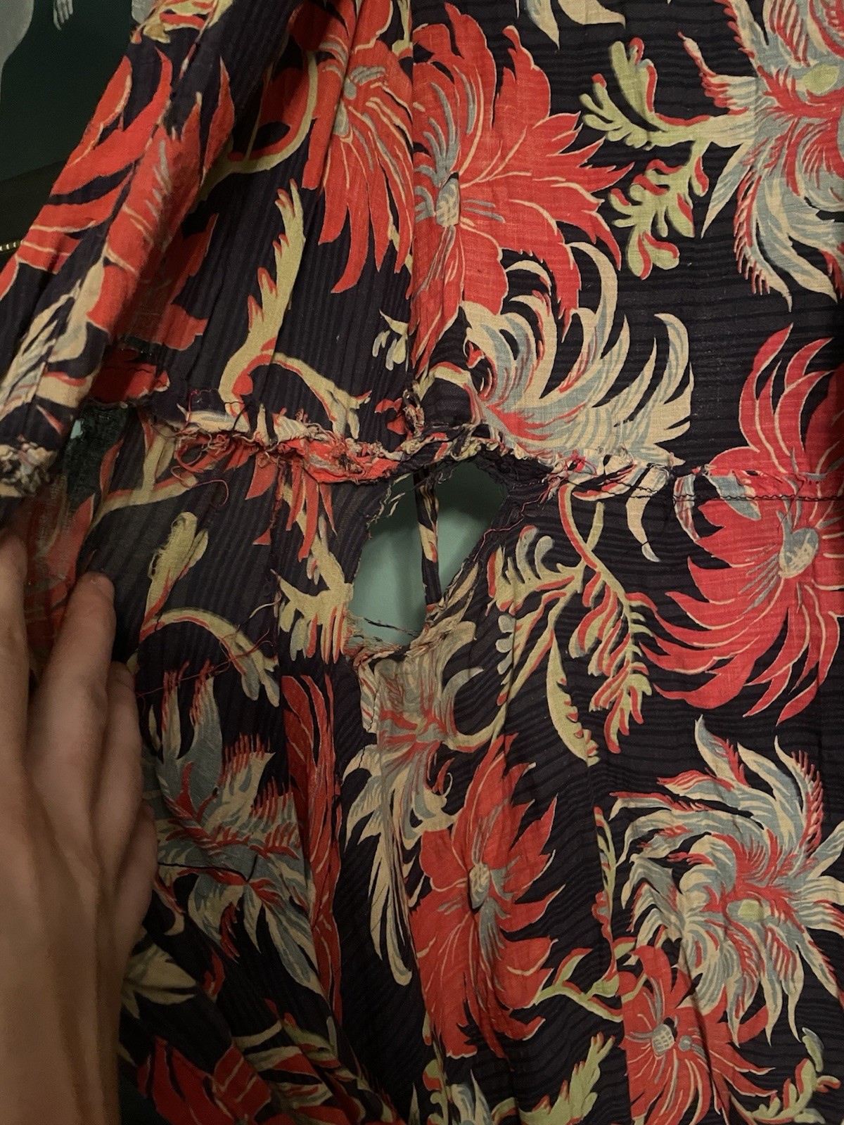 1940s 1950s Women’s Hawaiian Print Robe Coverup Vintage Beach Wear / Resort Wear