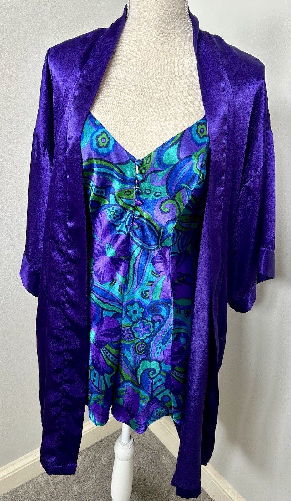 Vintage Cacique Fitted Gown And Robe Set, Gown Small, Robe Medium, Excellent