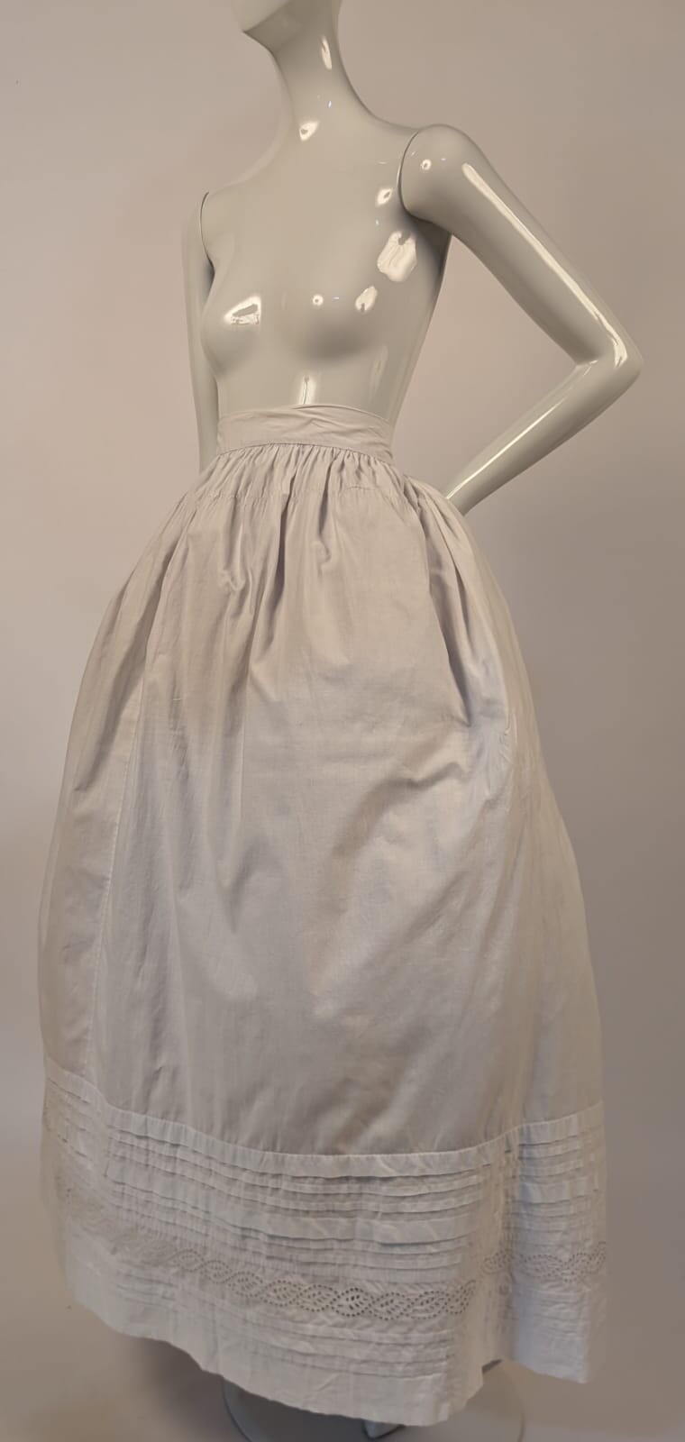 CIVIL WAR 1860’S WHITE COTTON PETTICOAT W EYELET + PLEAT BOTTOM SWEEP