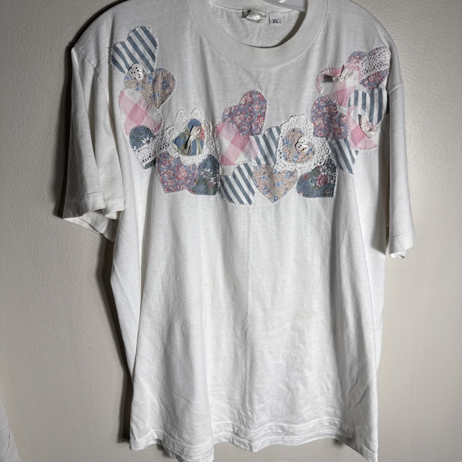 SINGLE STITCH White T Shirt Appliqué Heart Lace Trim Hand Crafted 80s 90s XL