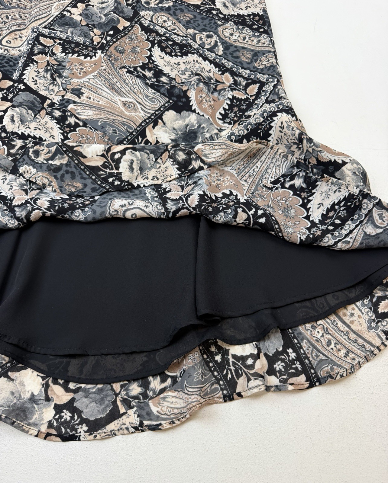 Vtg 90s Carol Anderson Black/Brown Paisley Midi Flare Skirt Romantic Rayon USA