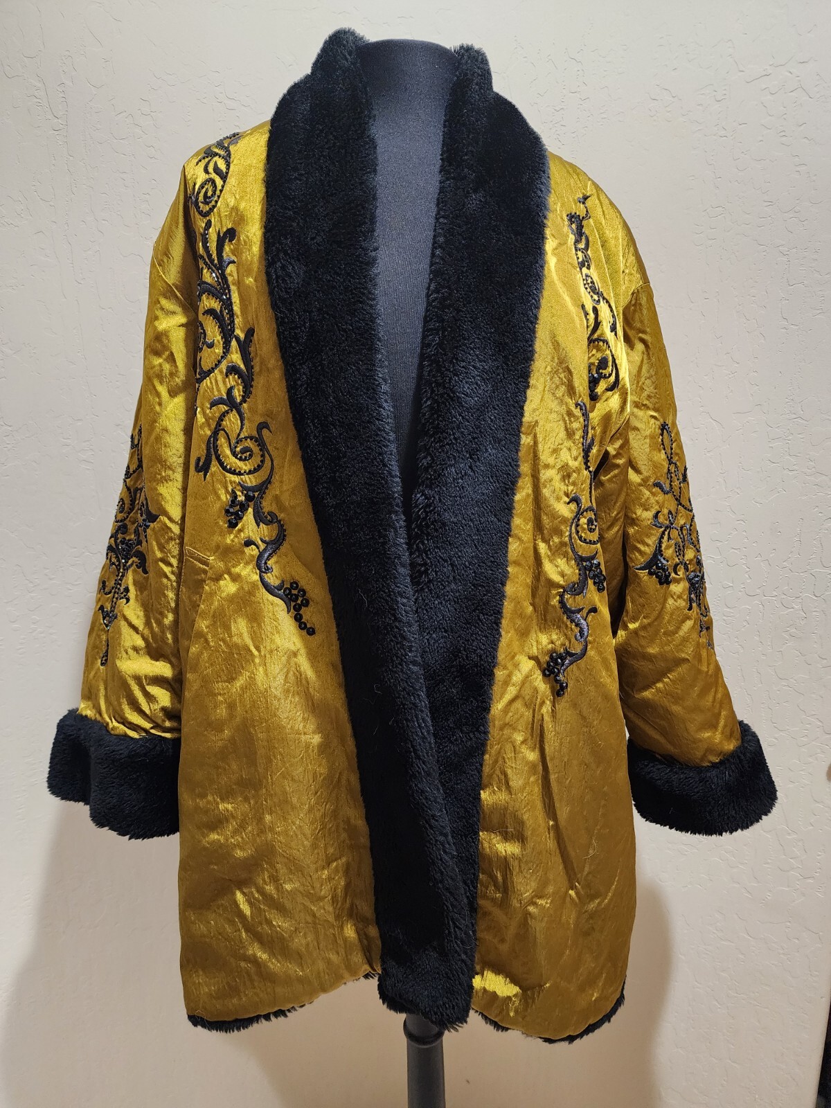Vintage 1980s Ann Tjian Kenar Gold Fur Reversible Beaded Applique Coccoon Coat L