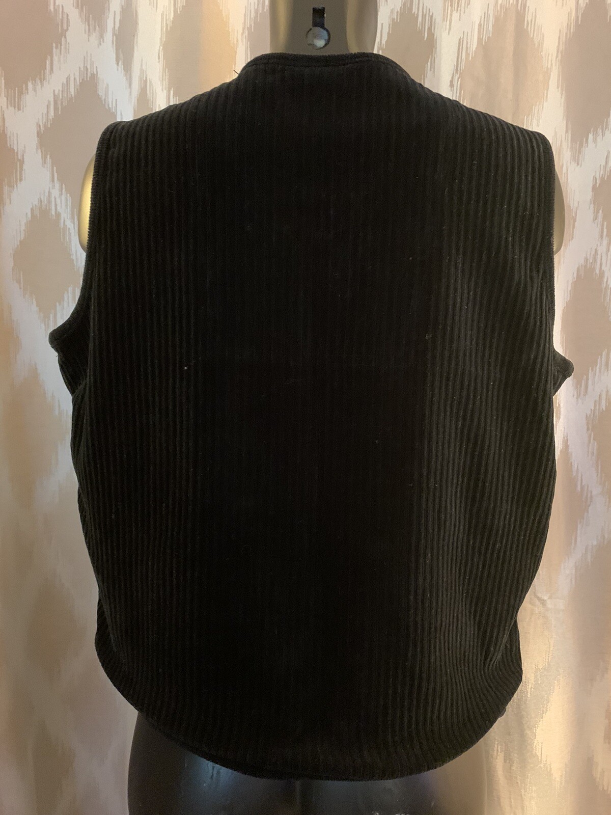 Vtg 'Carole Little Sport’ Sz L Bust 42 Black Quilted Corduroy Vest Zip Pockets