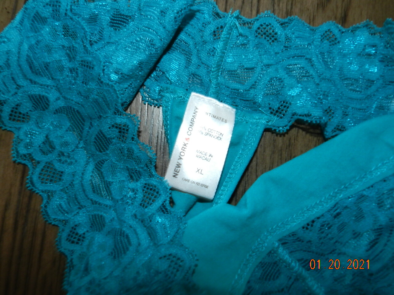 XL VINTAGE 80’S NEW YORK & COMPANY LACE WOMEN’S Thong teal