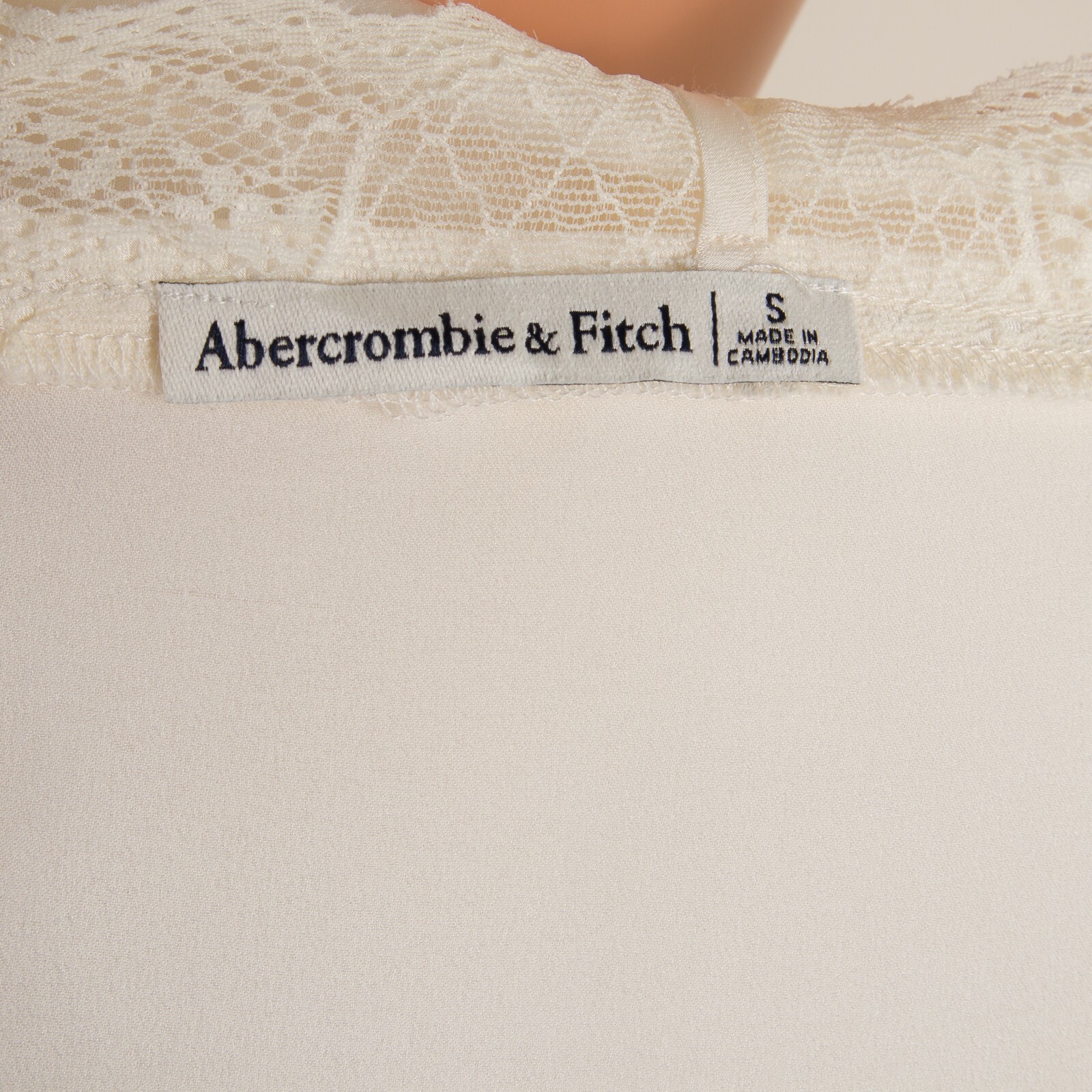 💖ABERCROMBIE FITCH Ivory Cami Tank Top Silky Spaghetti Strap Button Lace Trim S