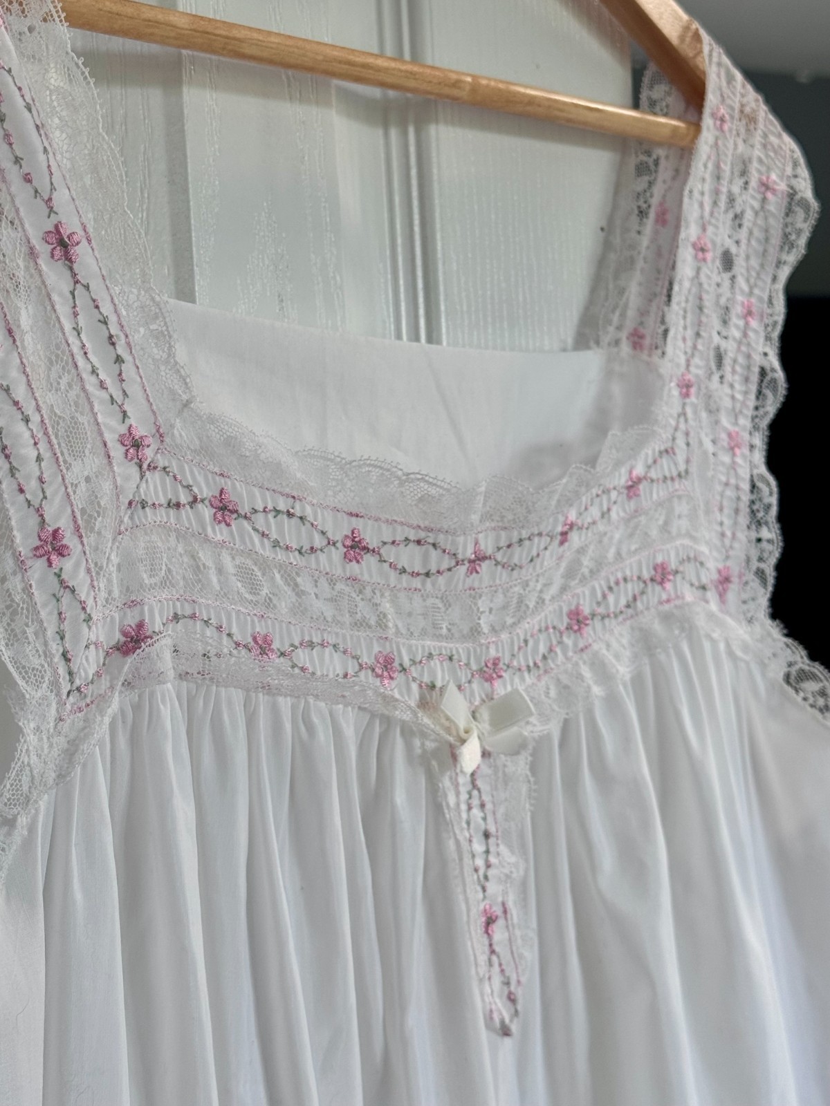Vintage Komar Nightgown Large Average White Pink Embroidery Lace Cottagecore