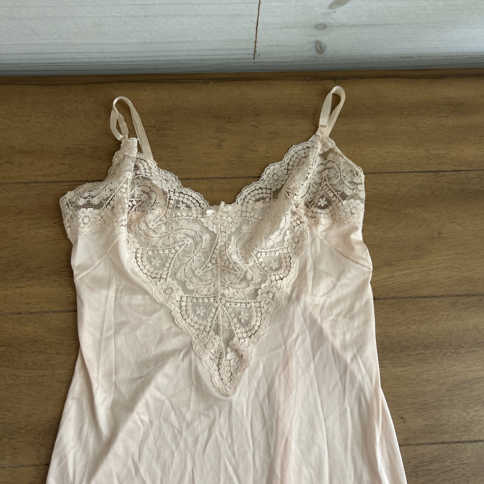 Vassarette Vintage Silky Soft Satin Lace Trim Nightgown Full Slip Size 32 L