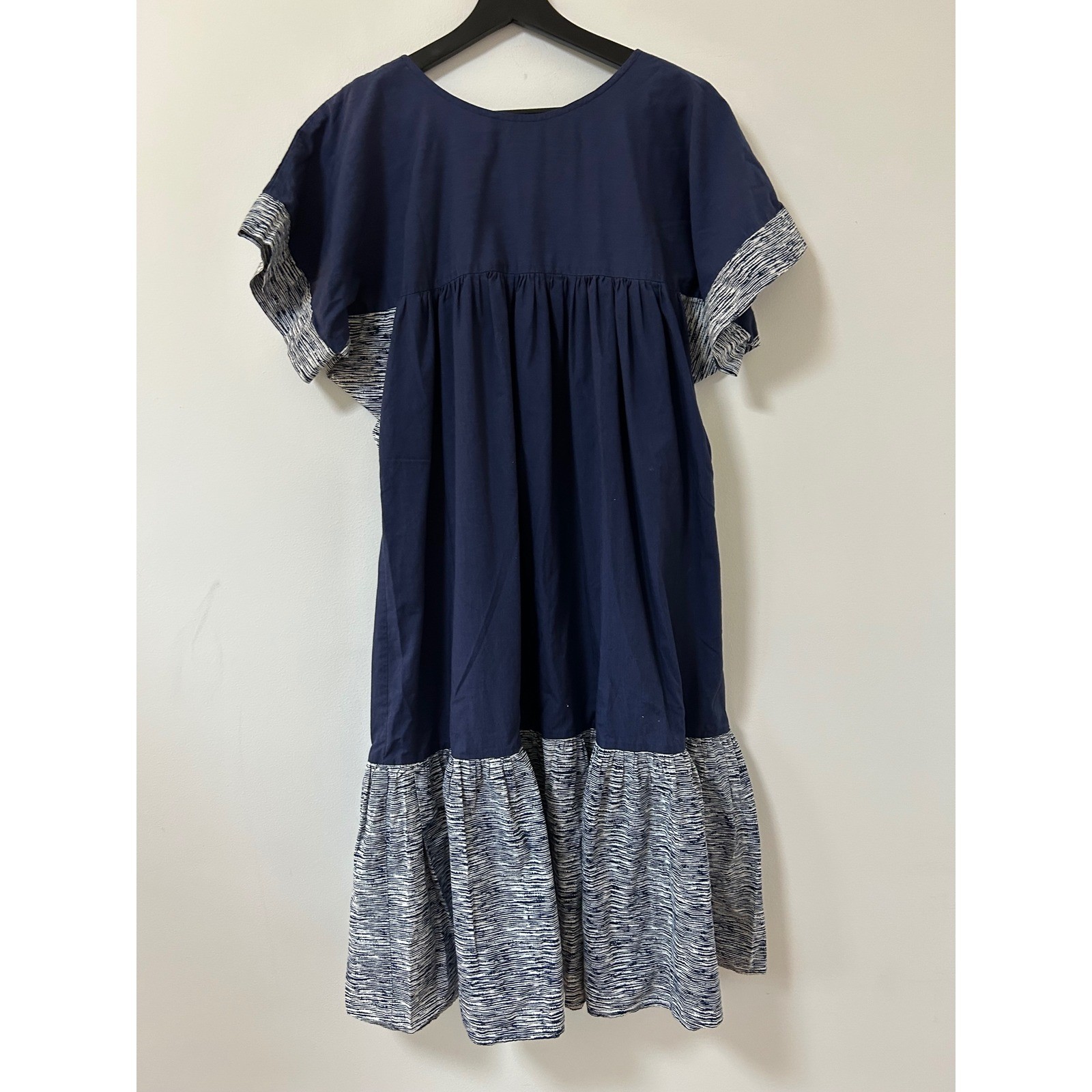 Good Times Hawaii Vintage Navy Blue Embroidered Fan Muumuu Dress Womens Medium