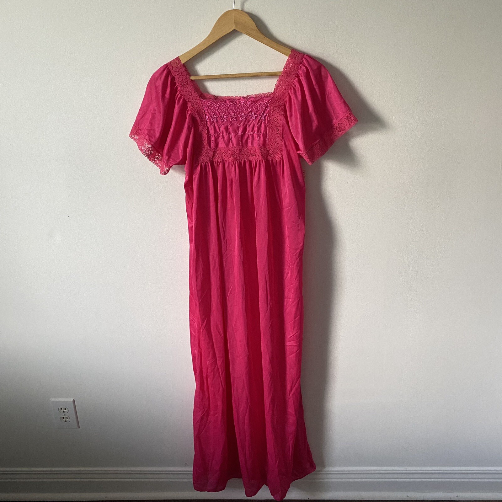 Vintage 70s Balletcore Boho Barbie Pink Rikki NY Maxi Floral Lace Night Gown
