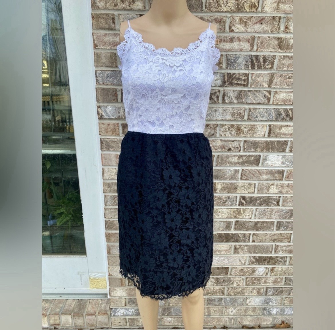 Vintage 80s/90s Cachet By Bari Protas White and Black Lace Pencil Dress