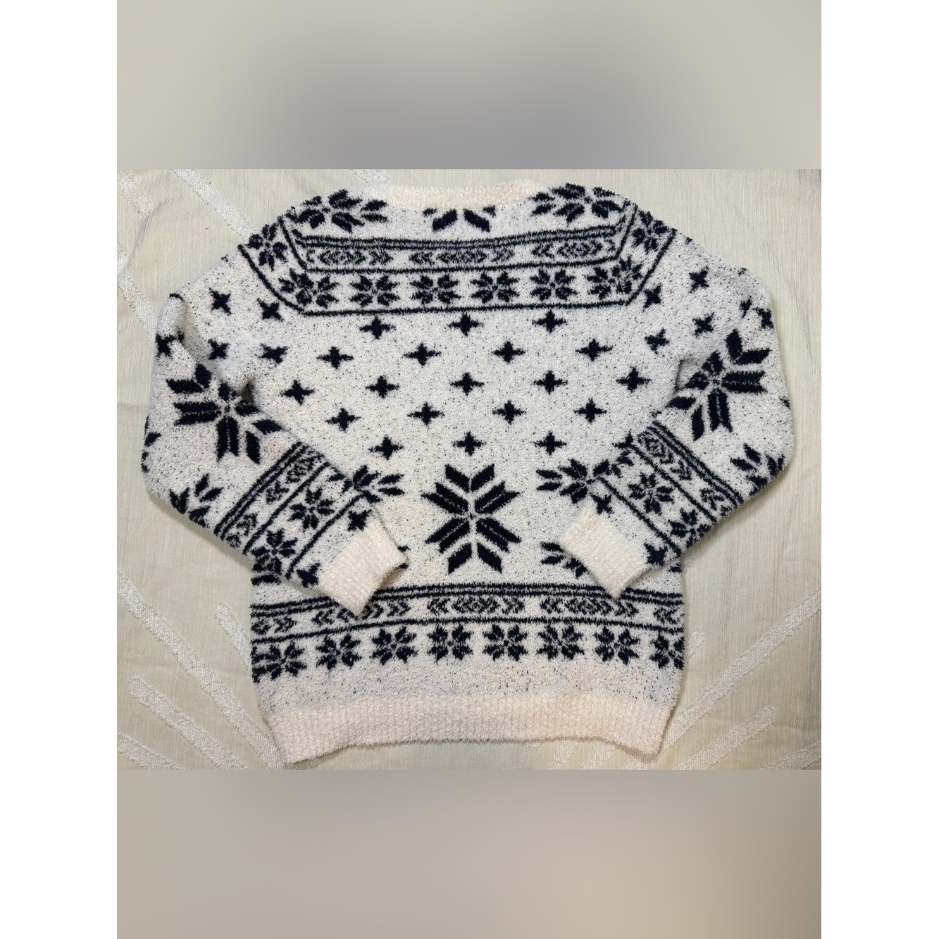 Barefoot Dreams Women’s Medium CozyChic Fair Isle Snowflake Sweater Soft Plush
