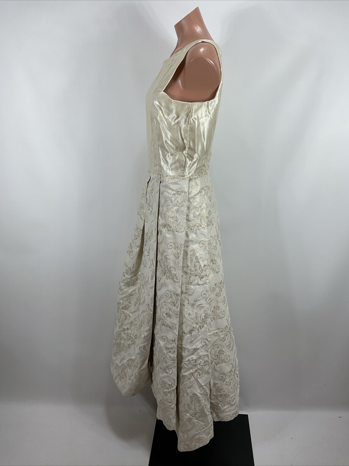 Vintage 60’s Ivory Gold Brocade Full Skirt Dress Drop Pleated Brocade Metallic L