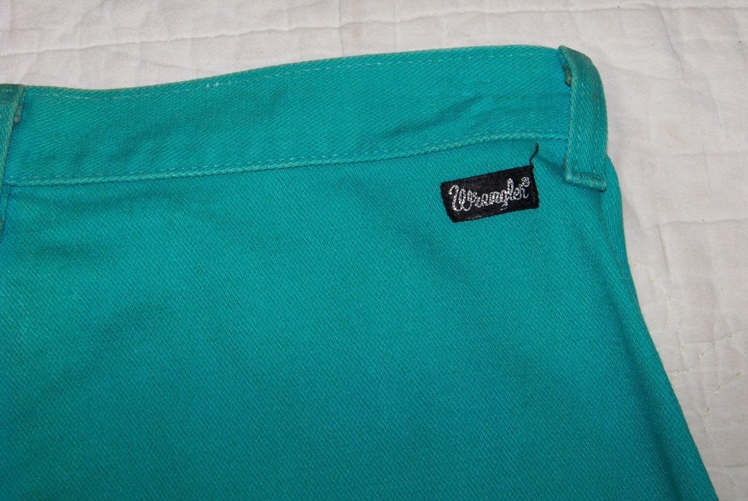 Vintage Wrangler Pleated Front Jeans – NA687AA – Size 17 x 30 (Altered Inseam)