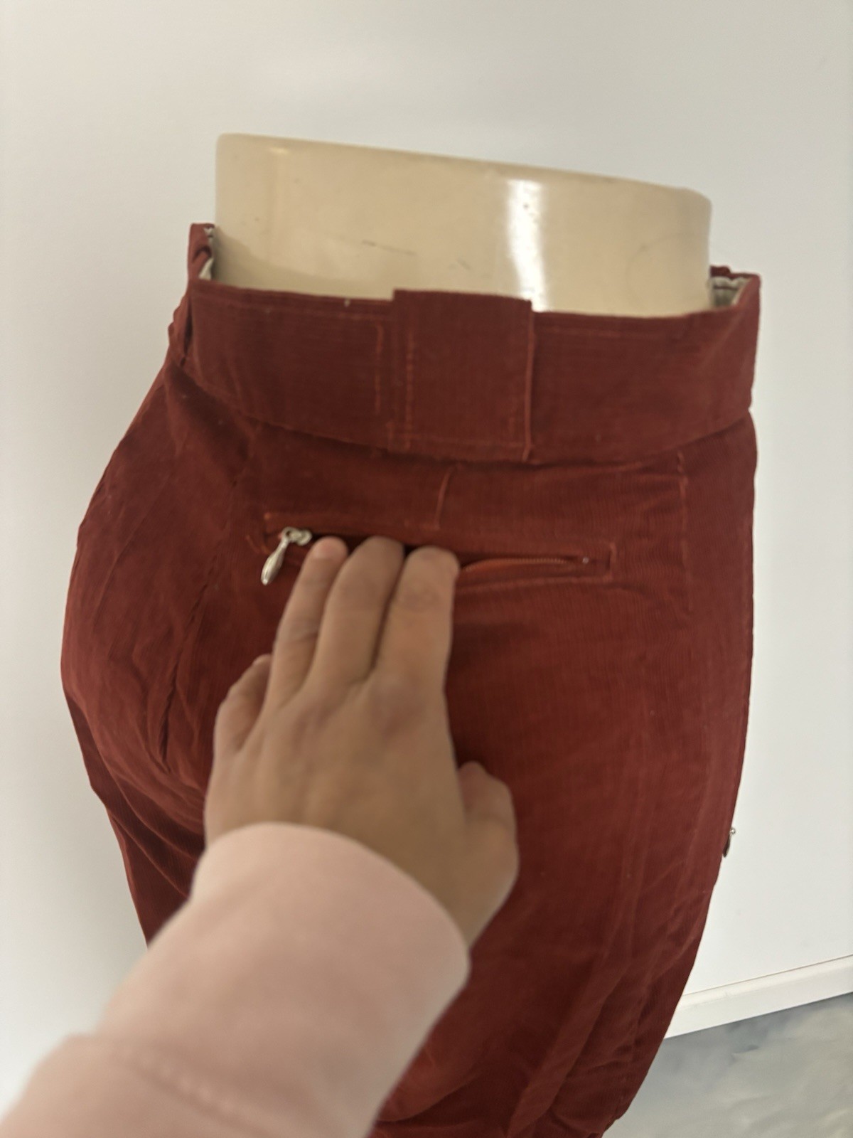Sunbuster Vintage 1970s Rust Red Corduroy High-waisted Capri Pants by | Small