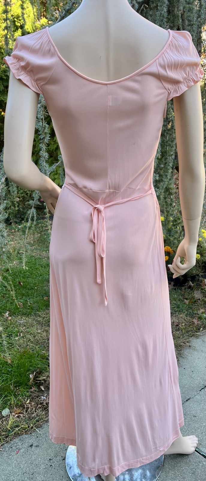 VINTAGE 1940’s SEARS CHARMODE PEACH RAYON JERSEY SMOCKED NIGHTGOWN