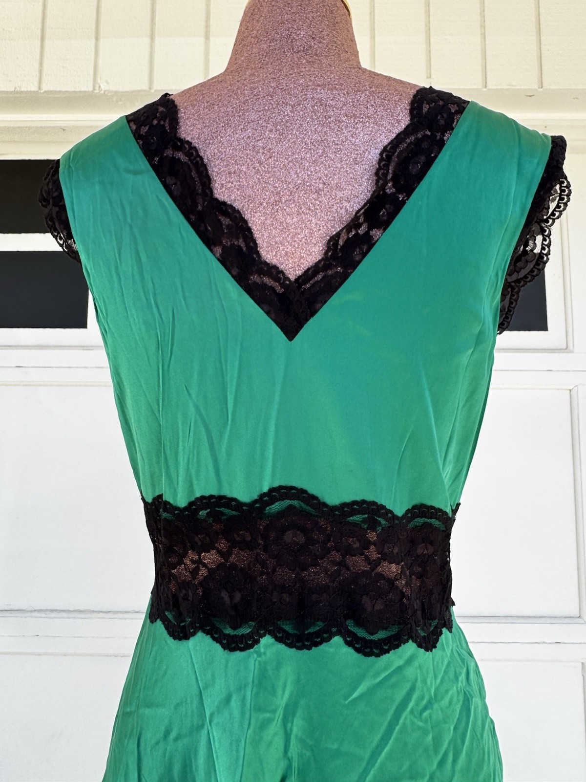 VTG Searle Silk Cap Sleeve Slip Dress V Neck Lace Emerald Green Black 90s Y2K