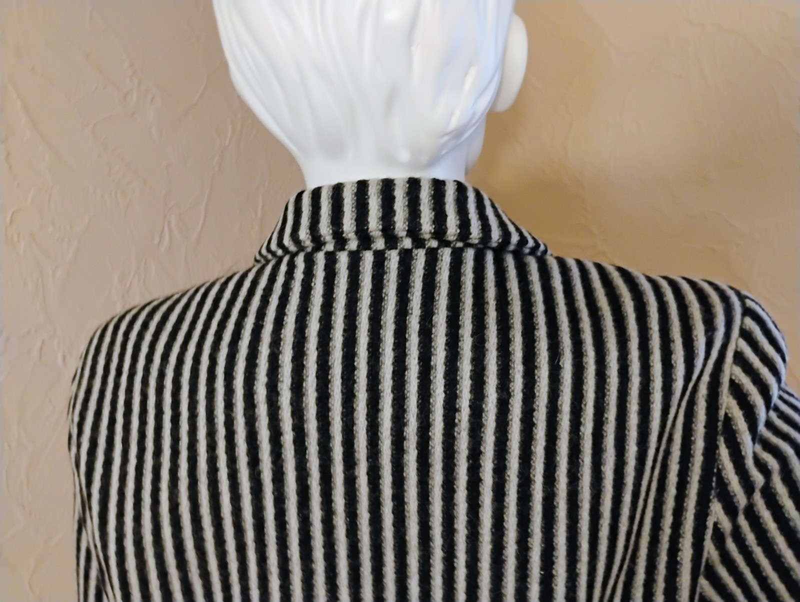 VTG 1980’s South Korean „Jayeonhee” Black & White Striped Wool Skirt Suit