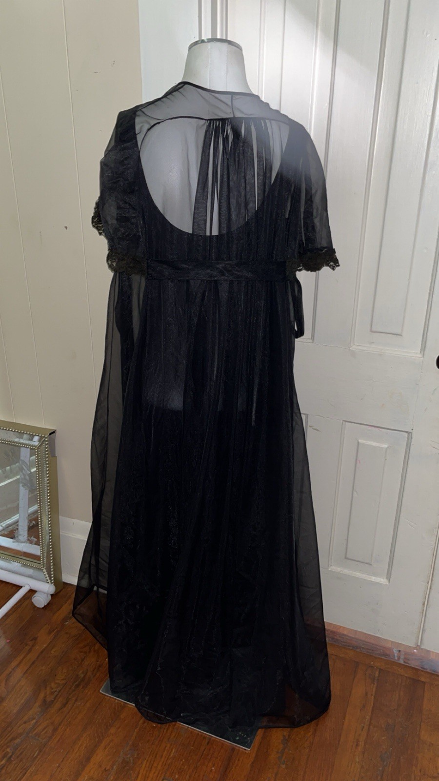 Vintage Miss Elaine Gold Label robe Set Long Nightgown Lace/embroidery black L