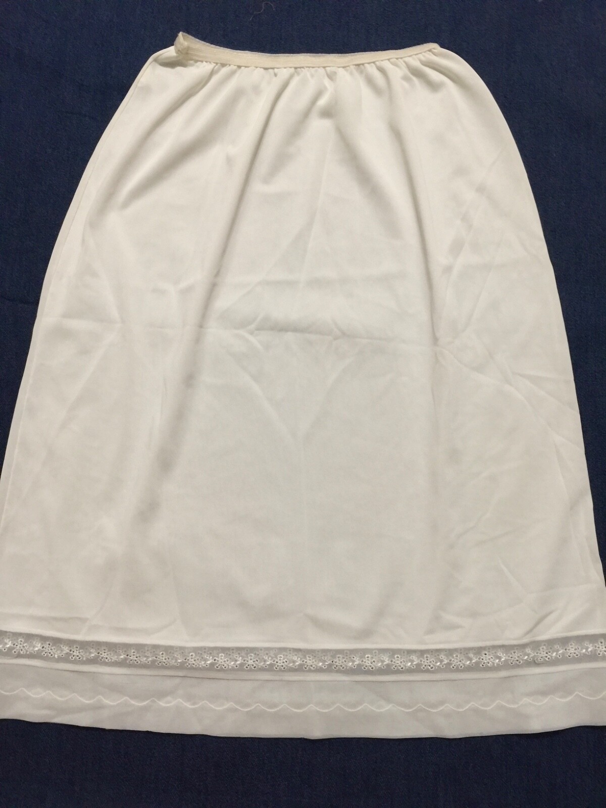 vintage half slip skirt ecru petticoat nylon Retro Vassarette light ecru size M