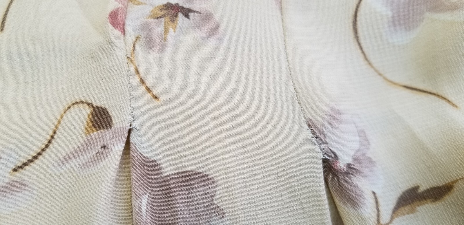 Vintage 1990’s BETSY LAUREN Floral Rayon Tie Back Midi DRESS – Size M/L